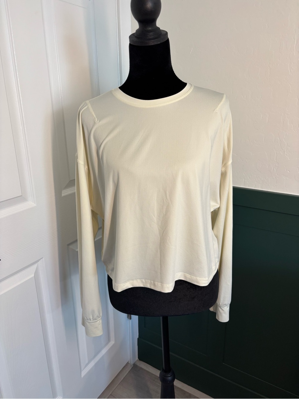 Lululemon Cream Waffle Knit Cropped Long Sleeve Performance Top